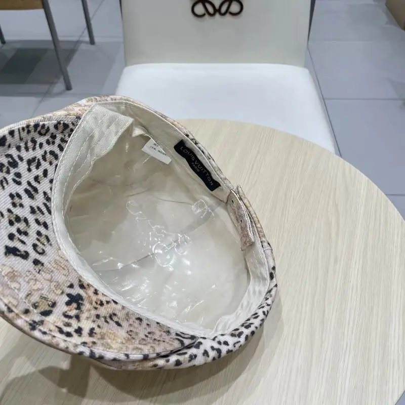 LV beret (1)